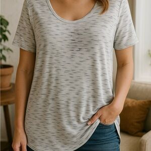 Maurices Light Gray Short Sleeve Tee XL NWT